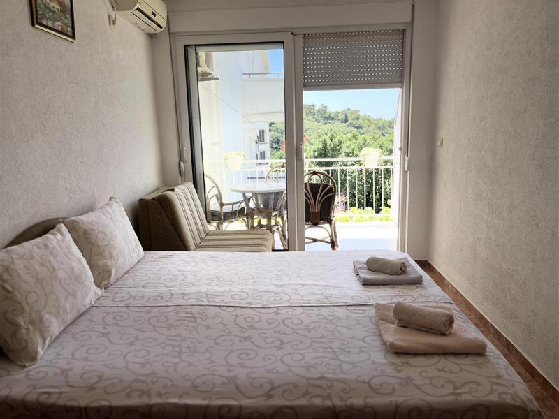 Apartmani Neda Bane Petrovac Eksteriør bilde