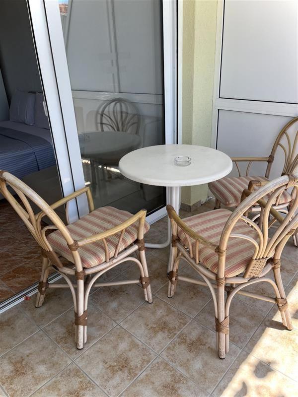 Apartmani Neda Bane Petrovac Eksteriør bilde
