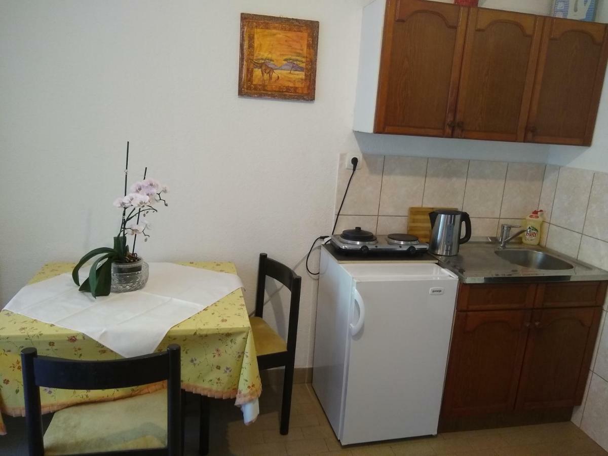 Apartmani Neda Bane Petrovac Eksteriør bilde