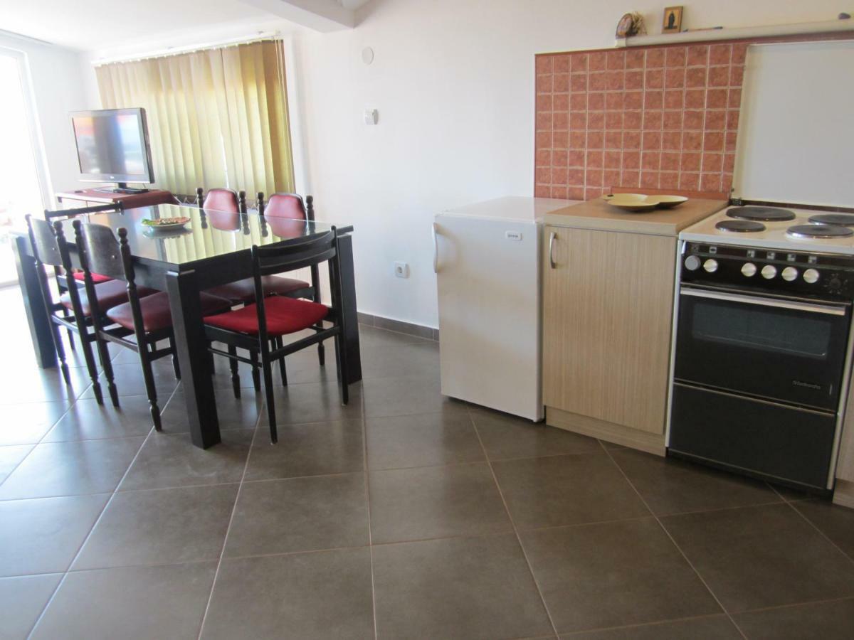 Apartmani Neda Bane Petrovac Eksteriør bilde