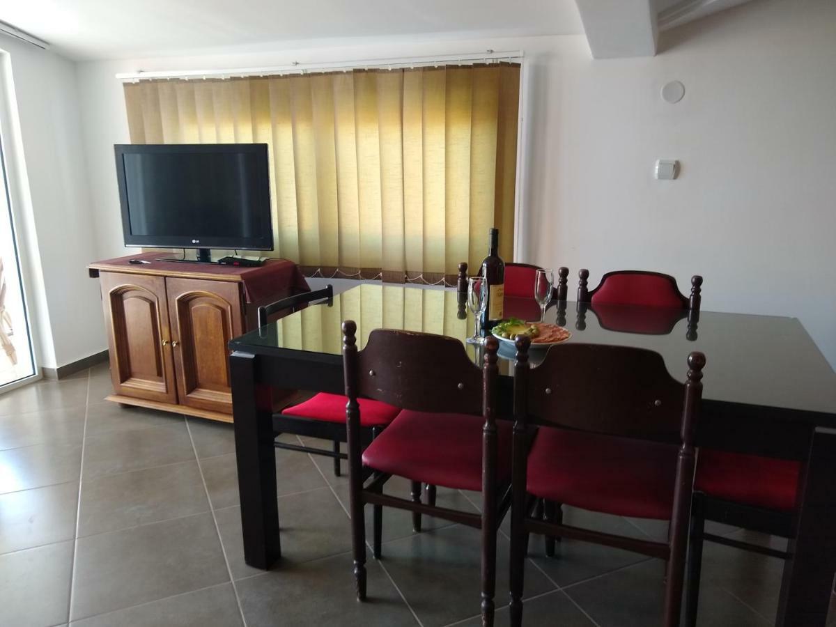 Apartmani Neda Bane Petrovac Eksteriør bilde