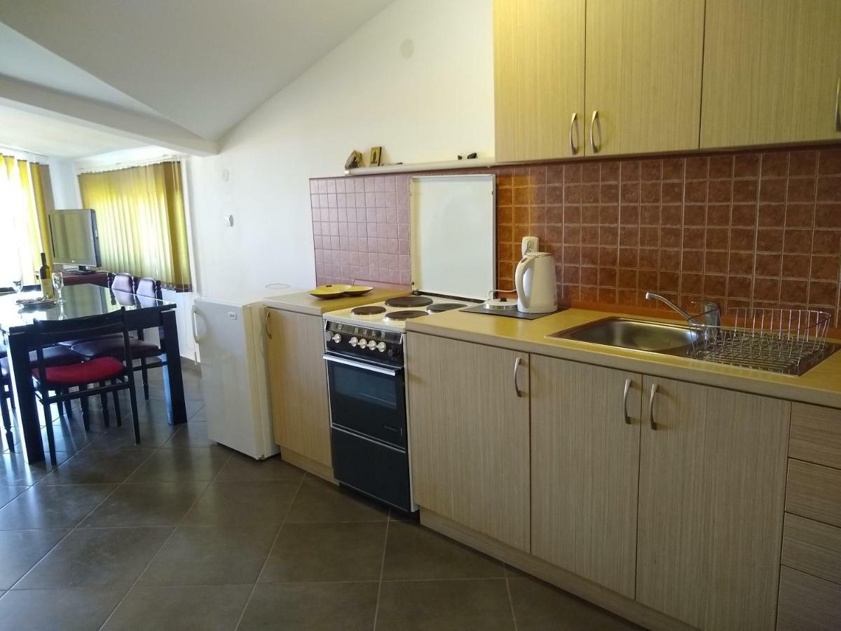Apartmani Neda Bane Petrovac Eksteriør bilde