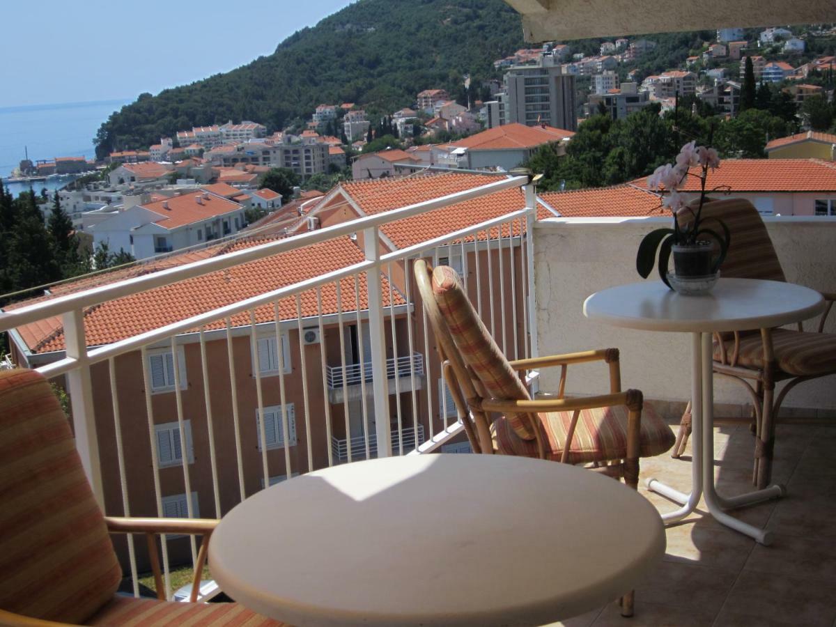 Apartmani Neda Bane Petrovac Eksteriør bilde