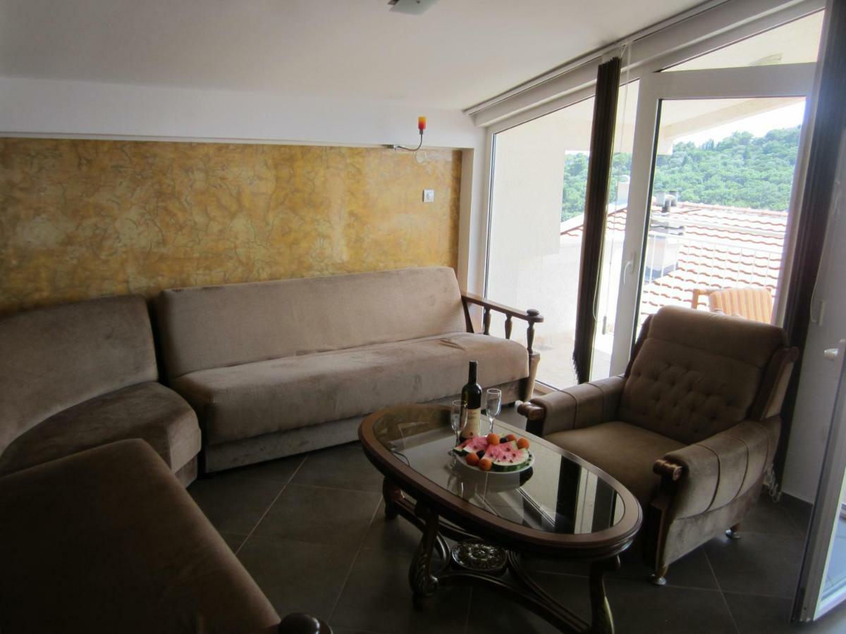 Apartmani Neda Bane Petrovac Eksteriør bilde
