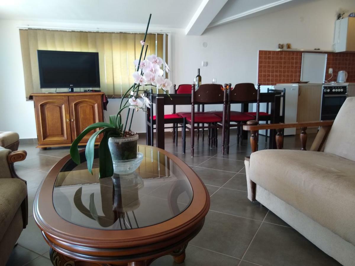 Apartmani Neda Bane Petrovac Eksteriør bilde